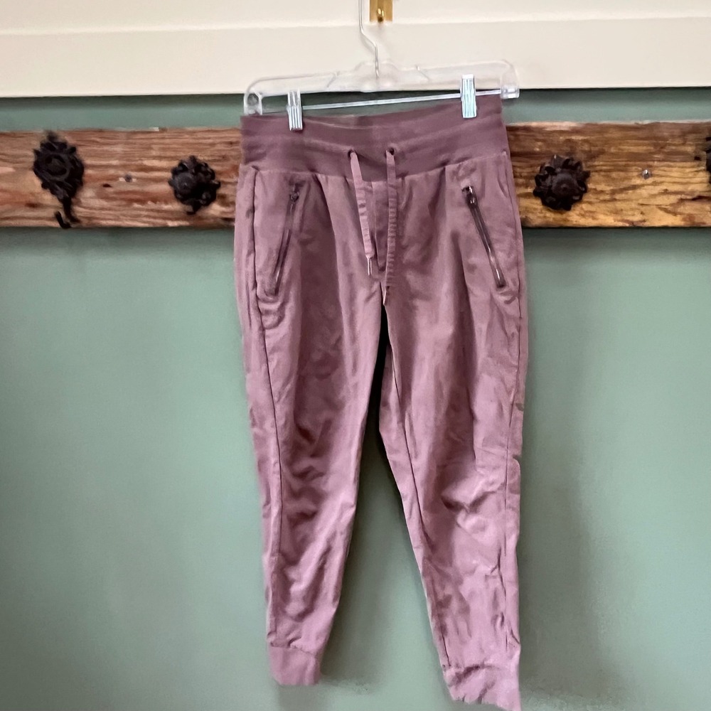 Athleta Trekkie‎ North Jogger Pants Mauve Purple Hiking Travel Women's Size 4